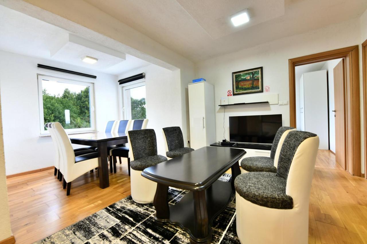 Lora Apartment Раковица Екстериор снимка