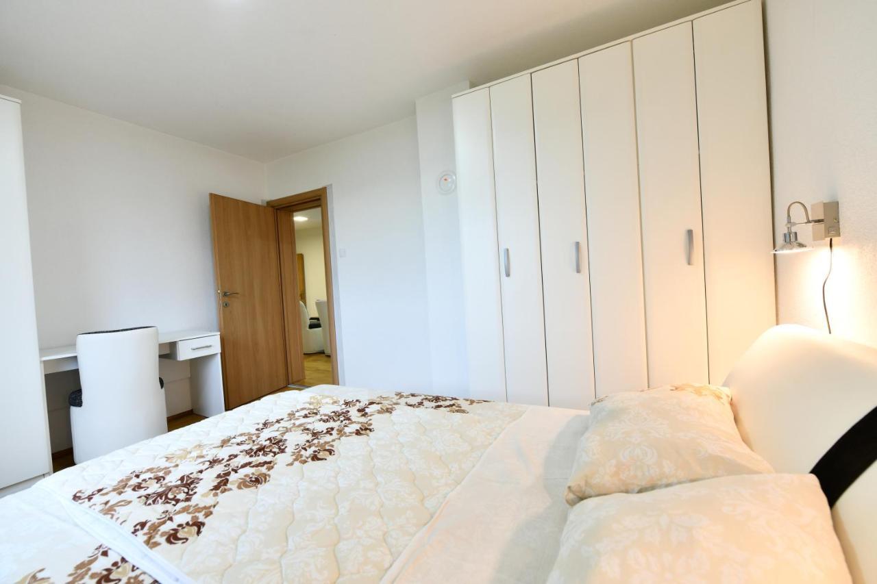 Lora Apartment Раковица Екстериор снимка