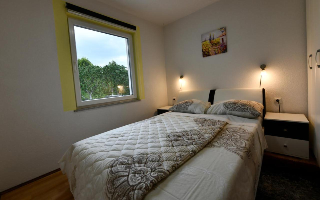 Lora Apartment Раковица Екстериор снимка