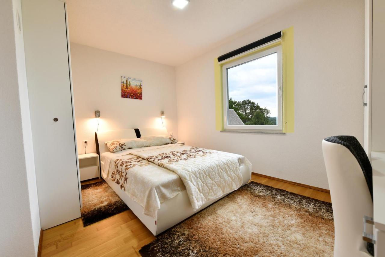 Lora Apartment Раковица Екстериор снимка