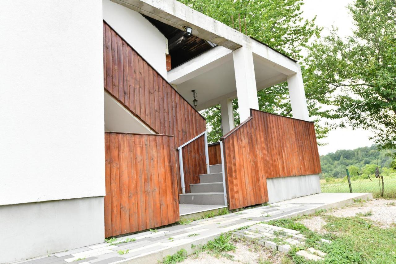 Lora Apartment Раковица Екстериор снимка