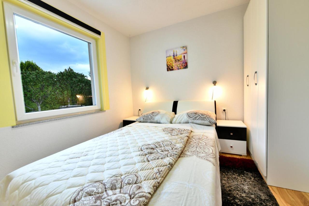 Lora Apartment Раковица Екстериор снимка